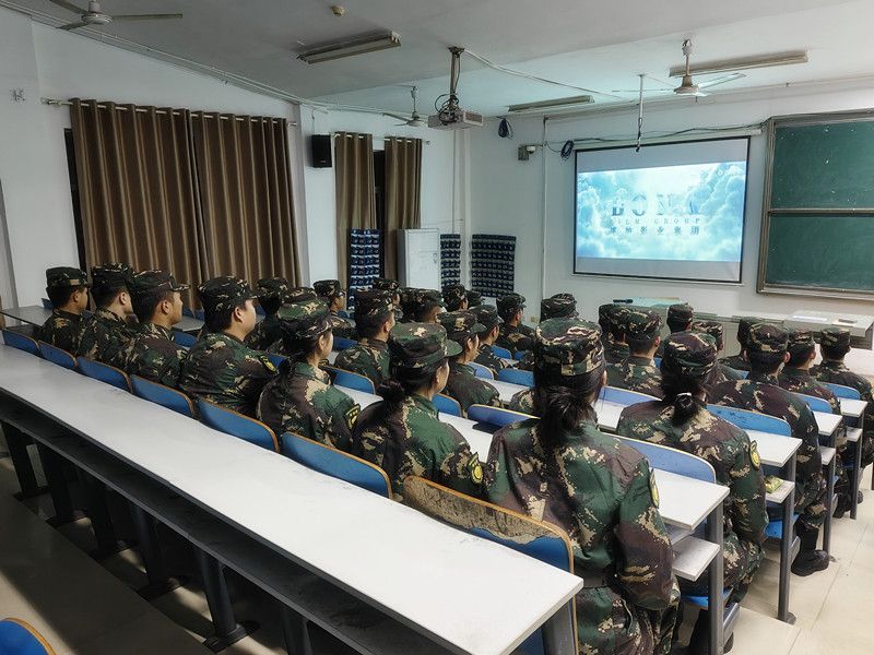 1762514417859023928.jpg 13d4cd6b67b3e87764cffcb84881fb5d.jpg